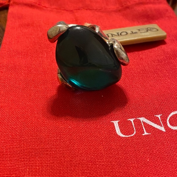 Uno de 50 Fatal Attraction Silver-plated Necklace -Green Crystal  -Matching Ring - Picture 7 of 10